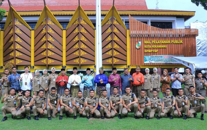 Pj Wali Kota Pekanbaru Lepas 27 Praja IPDN Tuntaskan Program Magang dan Praktek Lapangan